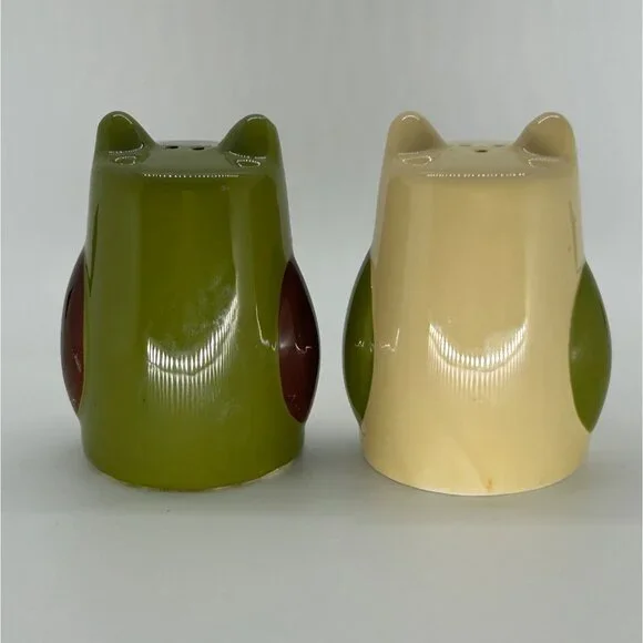 Vintage Owl Salt & Pepper Shakers 1970s-1980s Ceramic Kitschy Olive Green Beige - Picture 3 of 6